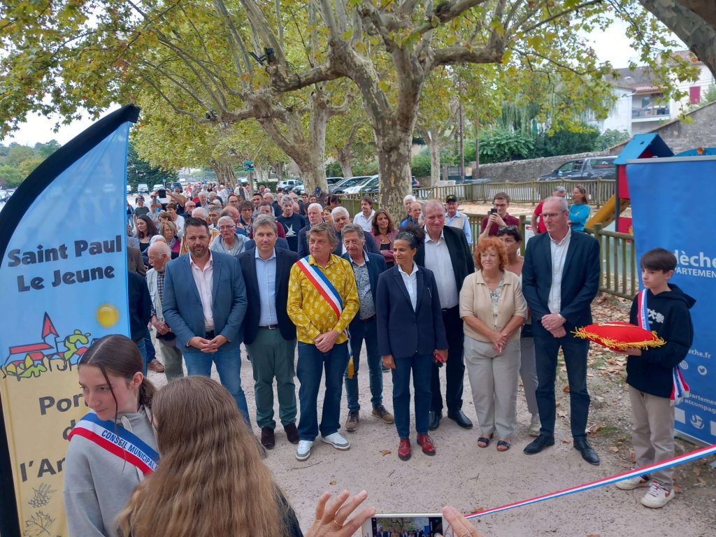 Inauguration Via Ardèche les élus vont couper le ruban